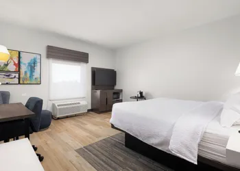 Hampton Inn & Suites McAllen hotel thumbnail 6