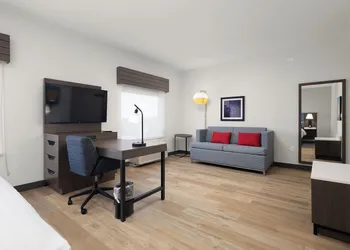 Hampton Inn & Suites McAllen hotel thumbnail 8