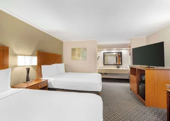 Best Western Oxnard Inn hotel thumbnail 5