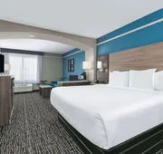 La Quinta Inn & Suites by Wyndham Weatherford hotel detail image 5