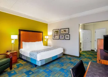 La Quinta Inn & Suites by Wyndham Fremont / Silicon Valley hotel thumbnail 3