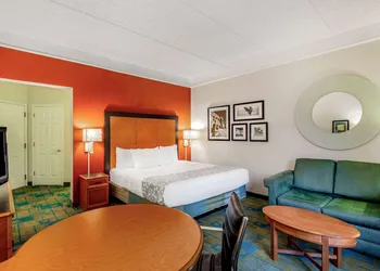 La Quinta Inn & Suites by Wyndham Fremont / Silicon Valley hotel thumbnail 4