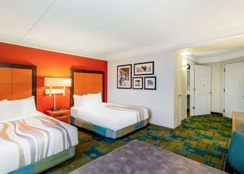 La Quinta Inn & Suites by Wyndham Fremont / Silicon Valley hotel thumbnail 8