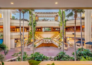 Hyatt Regency Waikiki Beach Resort & Spa hotel thumbnail 3