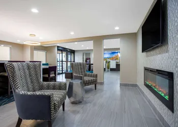 La Quinta Inn & Suites by Wyndham Roanoke Salem hotel thumbnail 2