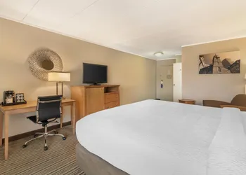 Best Western Plus Waltham Boston hotel thumbnail 4