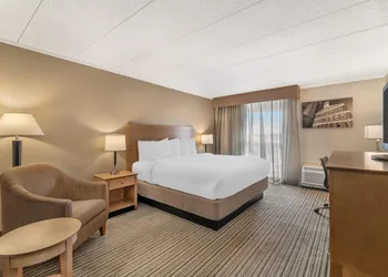 Best Western Plus Waltham Boston hotel thumbnail 8