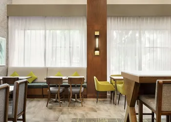 Hampton Inn & Suites Tacoma/Puyallup hotel thumbnail 2