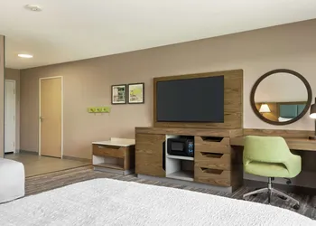 Hampton Inn & Suites Tacoma/Puyallup hotel thumbnail 7