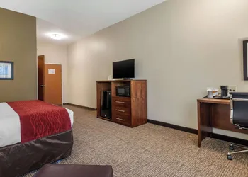 Comfort Inn & Suites Glenpool hotel thumbnail 6