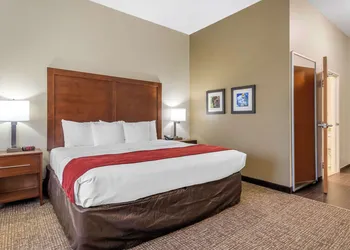 Comfort Inn & Suites Glenpool hotel thumbnail 7