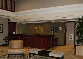 Lexington Expo Hotel by IHG hotel thumbnail 2