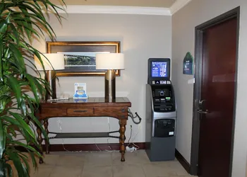 Lexington Expo Hotel by IHG hotel thumbnail 3