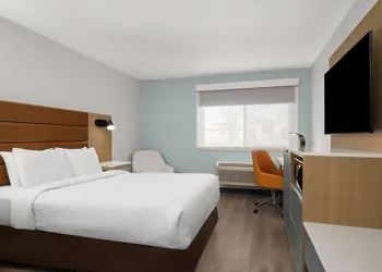 Wingate by Wyndham Los Alamos hotel thumbnail 5