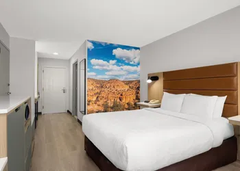 Wingate by Wyndham Los Alamos hotel thumbnail 6