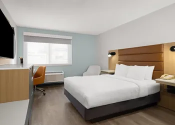 Wingate by Wyndham Los Alamos hotel thumbnail 7