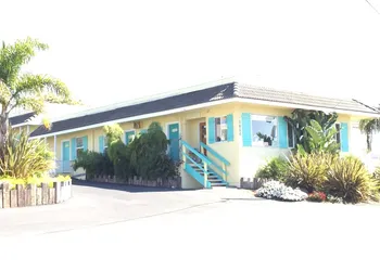 Beach Bungalow Inn and Suites hotel thumbnail 2