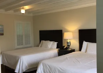 Beach Bungalow Inn and Suites hotel thumbnail 3