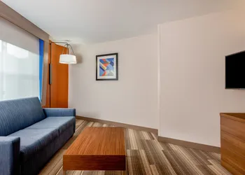 Holiday Inn Express Chapel Hill by IHG hotel thumbnail 3