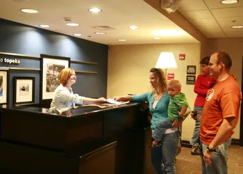 Hampton Inn Topeka hotel thumbnail 3