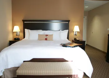 Hampton Inn Topeka hotel thumbnail 6