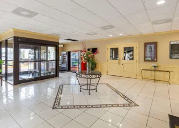 Quality Inn & Suites Hanes Mall hotel thumbnail 5