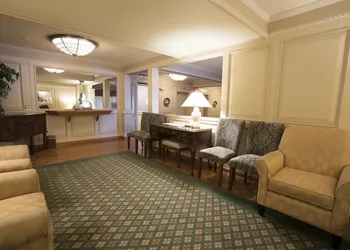 Royal Scot Hotel & Suites, Trademark Collection by Wyndham hotel thumbnail 5
