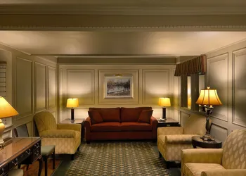 Royal Scot Hotel & Suites, Trademark Collection by Wyndham hotel thumbnail 6