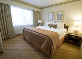 Royal Scot Hotel & Suites, Trademark Collection by Wyndham hotel thumbnail 8