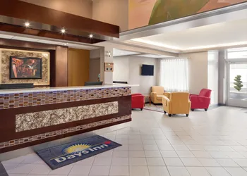 Days Inn by Wyndham Leamington hotel thumbnail 2