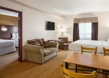 Days Inn by Wyndham Leamington hotel thumbnail 4