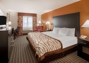 Baymont by Wyndham South Haven hotel thumbnail 4