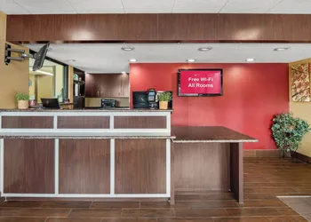 Red Roof Inn Lansing East – MSU hotel thumbnail 5
