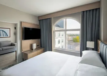 Sheraton Suites Columbus Worthington hotel thumbnail 6