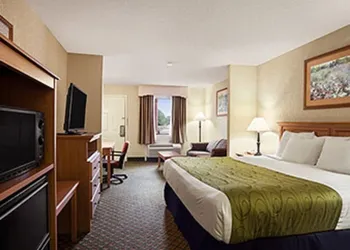 Days Inn & Suites by Wyndham Stuttgart hotel thumbnail 5