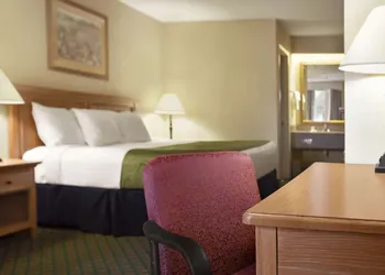 Days Inn & Suites by Wyndham Stuttgart hotel thumbnail 6