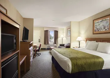 Days Inn & Suites by Wyndham Stuttgart hotel thumbnail 8