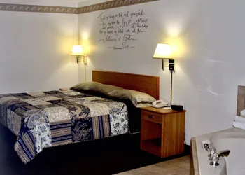 Dutch Country Inn hotel thumbnail 3
