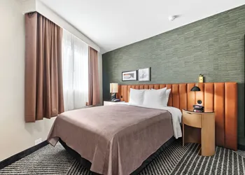 Royal Palace Westwood hotel thumbnail 7
