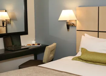 Candlewood Suites East Lansing by IHG hotel thumbnail 3