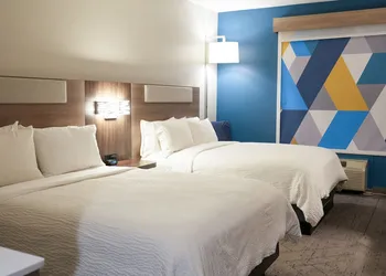 Holiday Inn Express & Suites Dallas Southwest-Cedar Hill by IHG hotel thumbnail 5