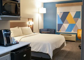 Holiday Inn Express & Suites Dallas Southwest-Cedar Hill by IHG hotel thumbnail 8