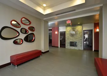 Holiday Inn Express & Suites Utica by IHG hotel thumbnail 2