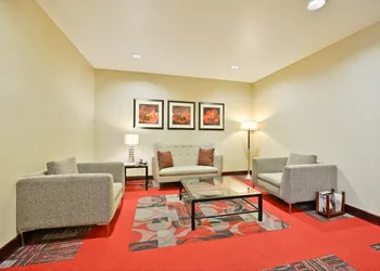 Holiday Inn Express & Suites Utica by IHG hotel thumbnail 3