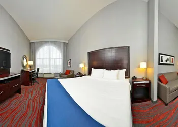 Holiday Inn Express & Suites Utica by IHG hotel thumbnail 5
