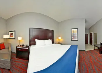 Holiday Inn Express & Suites Utica by IHG hotel thumbnail 6