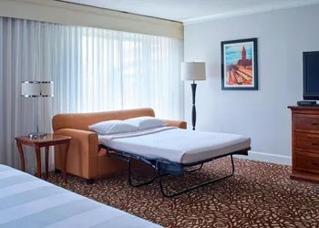 Marriott Milwaukee West hotel thumbnail 6
