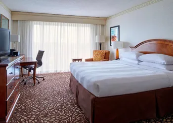 Marriott Milwaukee West hotel thumbnail 7