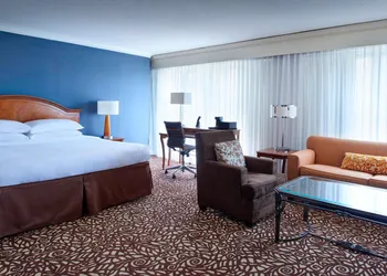 Marriott Milwaukee West hotel thumbnail 8