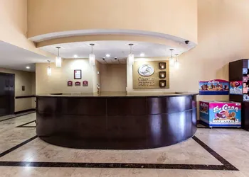 Comfort Suites Waycross hotel thumbnail 2